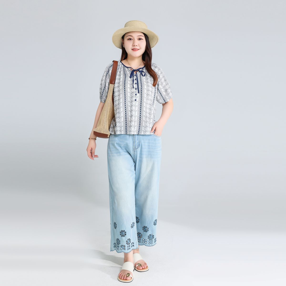 Plus Size Boho Short Sleeve Blouse - Jeans Outfit Set