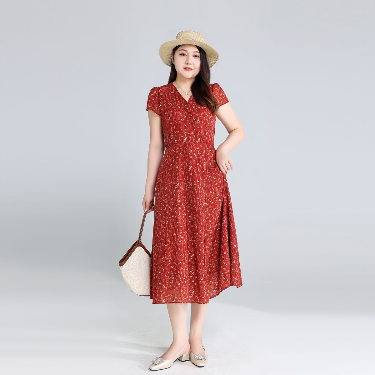 Plus Size Ditsy Floral Short Sleeve Wrap Dress