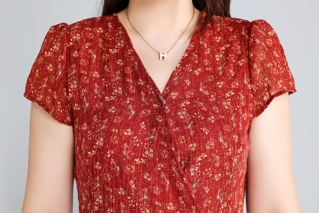 Plus Size Ditsy Floral Short Sleeve Wrap Dress