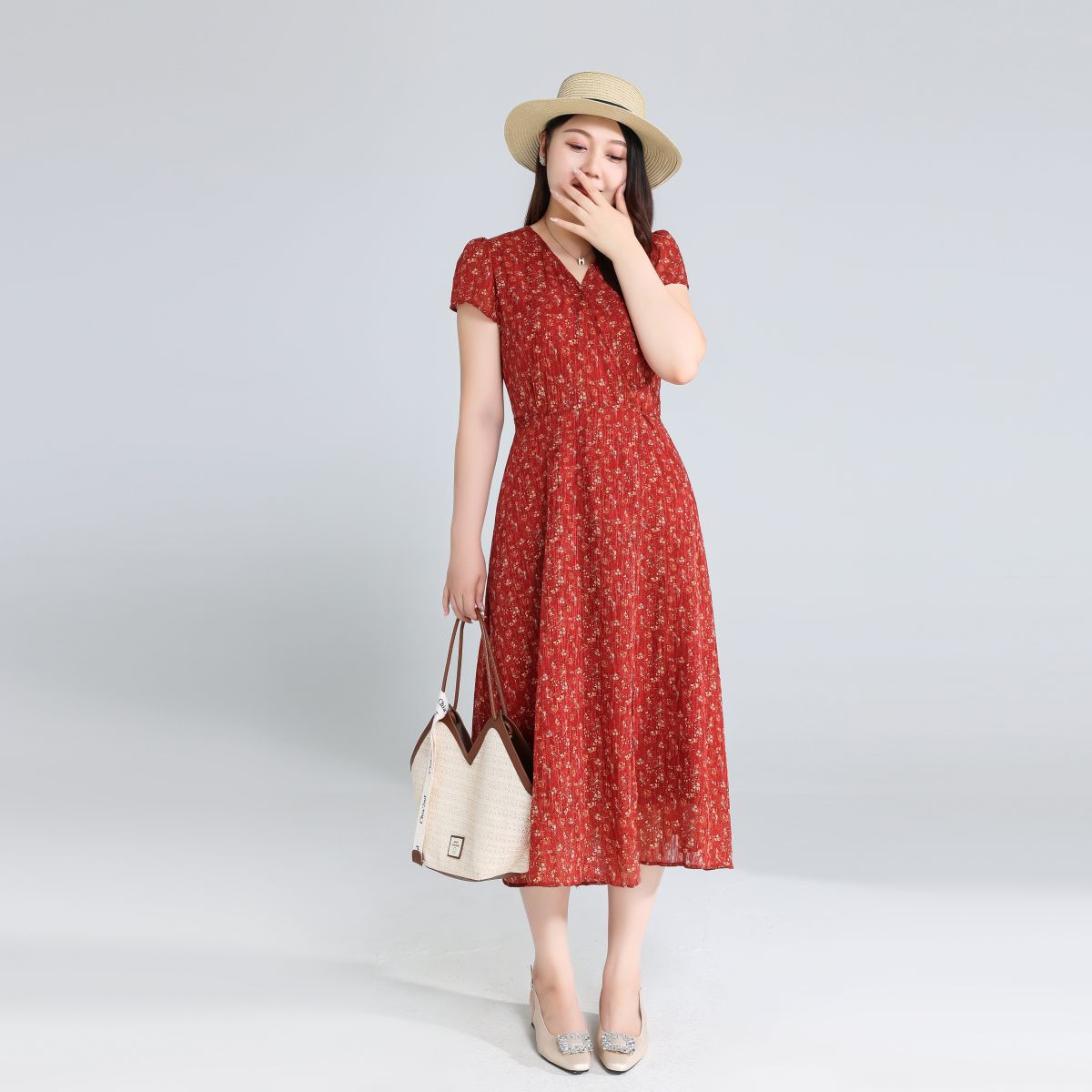 Plus Size Ditsy Floral Short Sleeve Wrap Dress