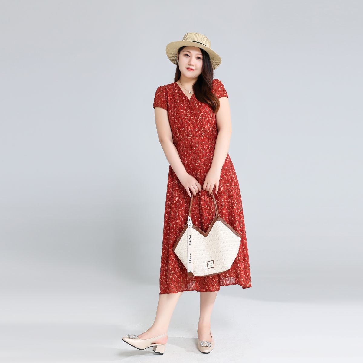 Plus Size Ditsy Floral Short Sleeve Wrap Dress