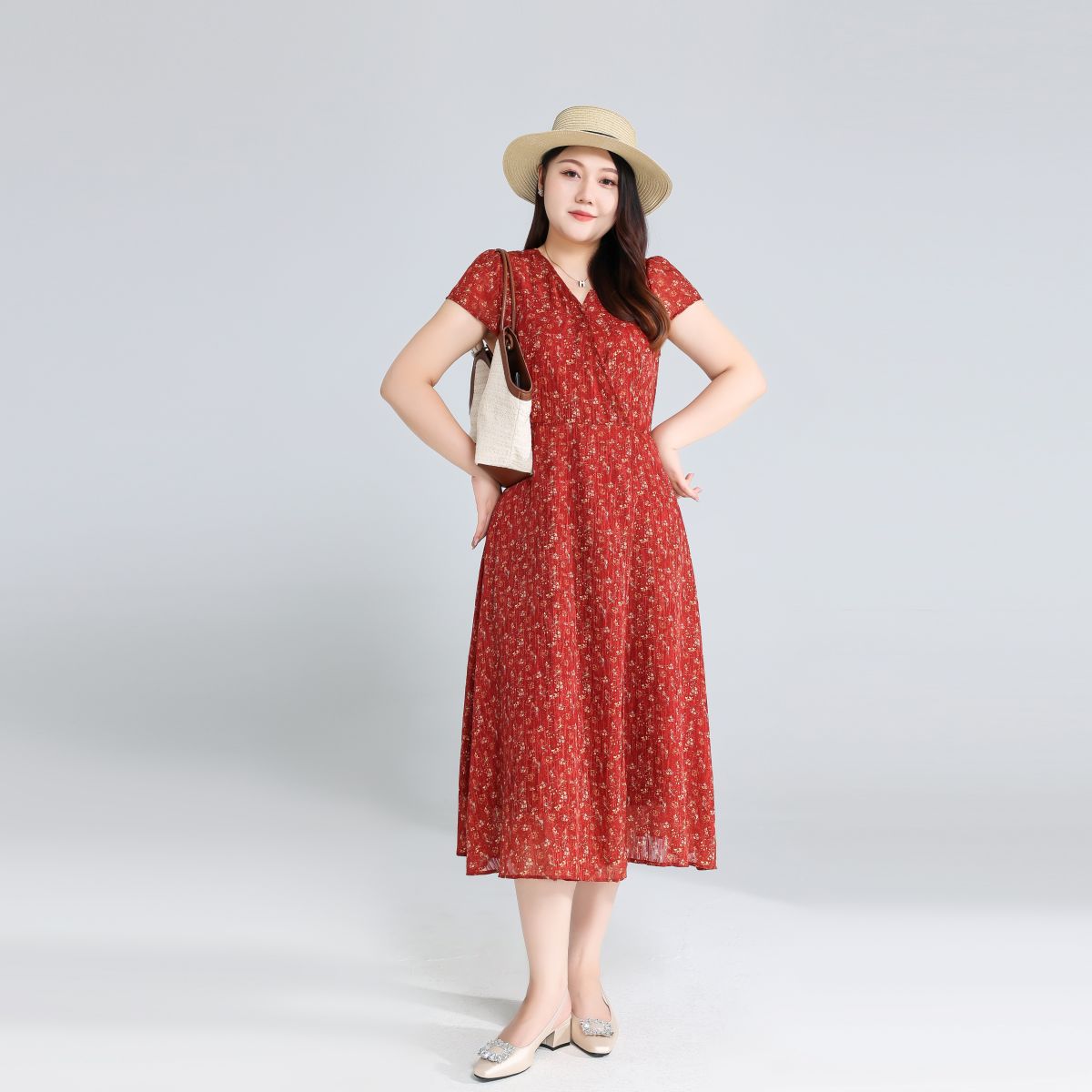 Plus Size Ditsy Floral Short Sleeve Wrap Dress