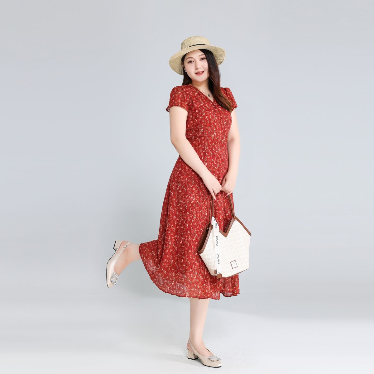 Plus Size Ditsy Floral Short Sleeve Wrap Dress