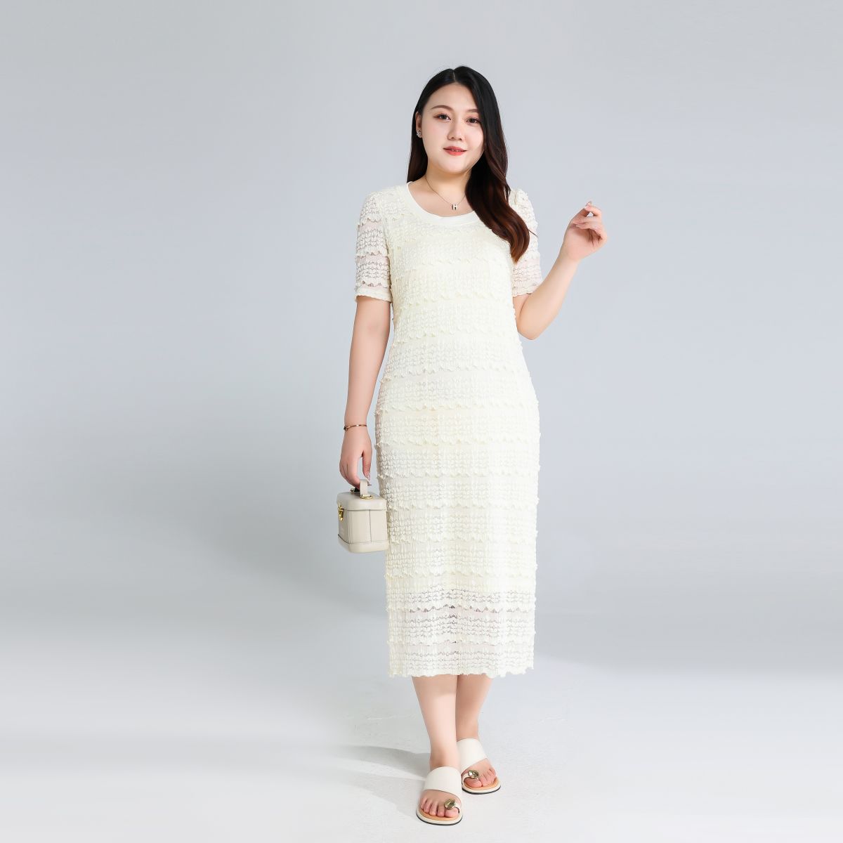 Plus Size Lace Round Neck Pencil Dress