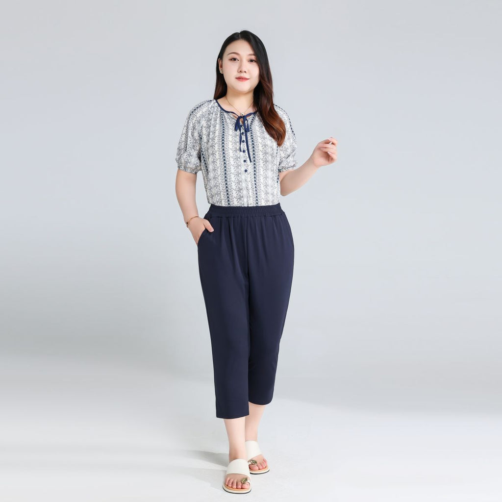 Women’s Plus Size Stretch Capri Pants with Pockets