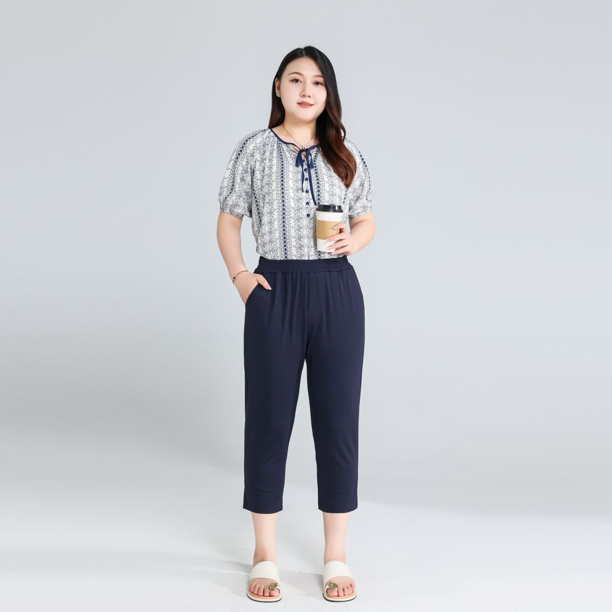 Women’s Plus Size Stretch Capri Pants with Pockets