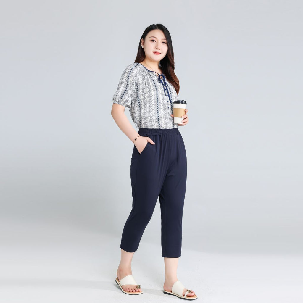 Women’s Plus Size Stretch Capri Pants with Pockets