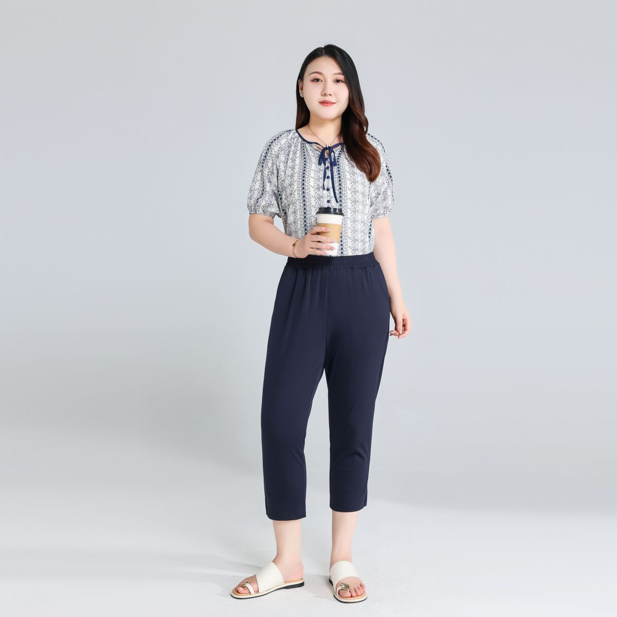 Women’s Plus Size Stretch Capri Pants with Pockets